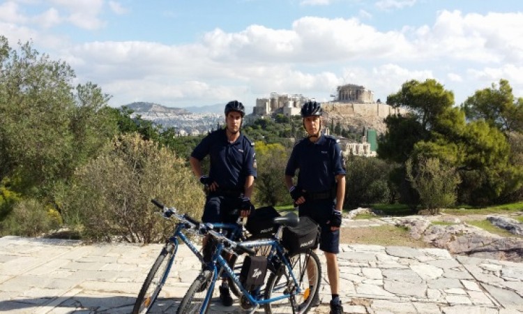 Police bicycle patrols in six major Greek cities