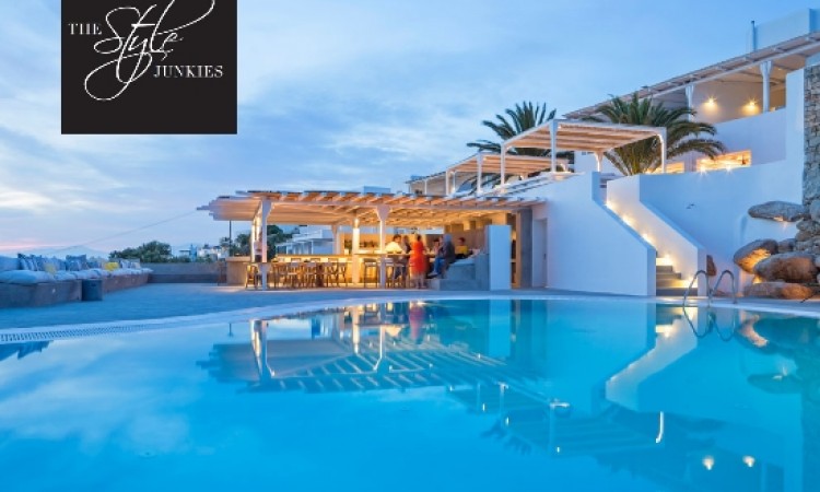 Style Junkies Award to Santorini’s Aenaon Villas