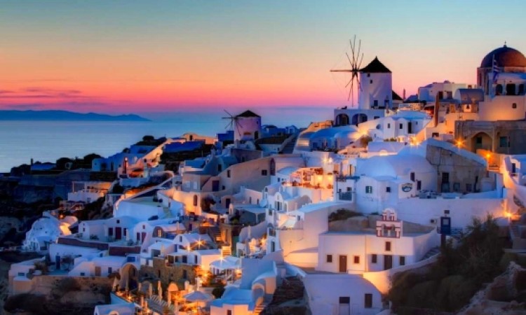 Jet setters prefer Greek islands for Christmas