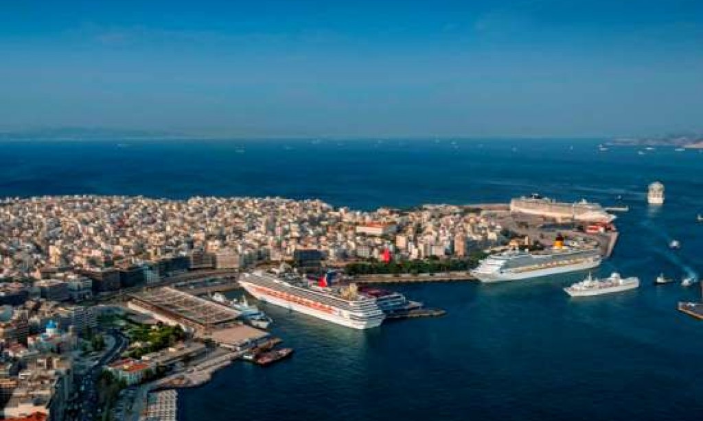 Piraeus port jumps to 38th place globally in 2016 in terms of container traffic
